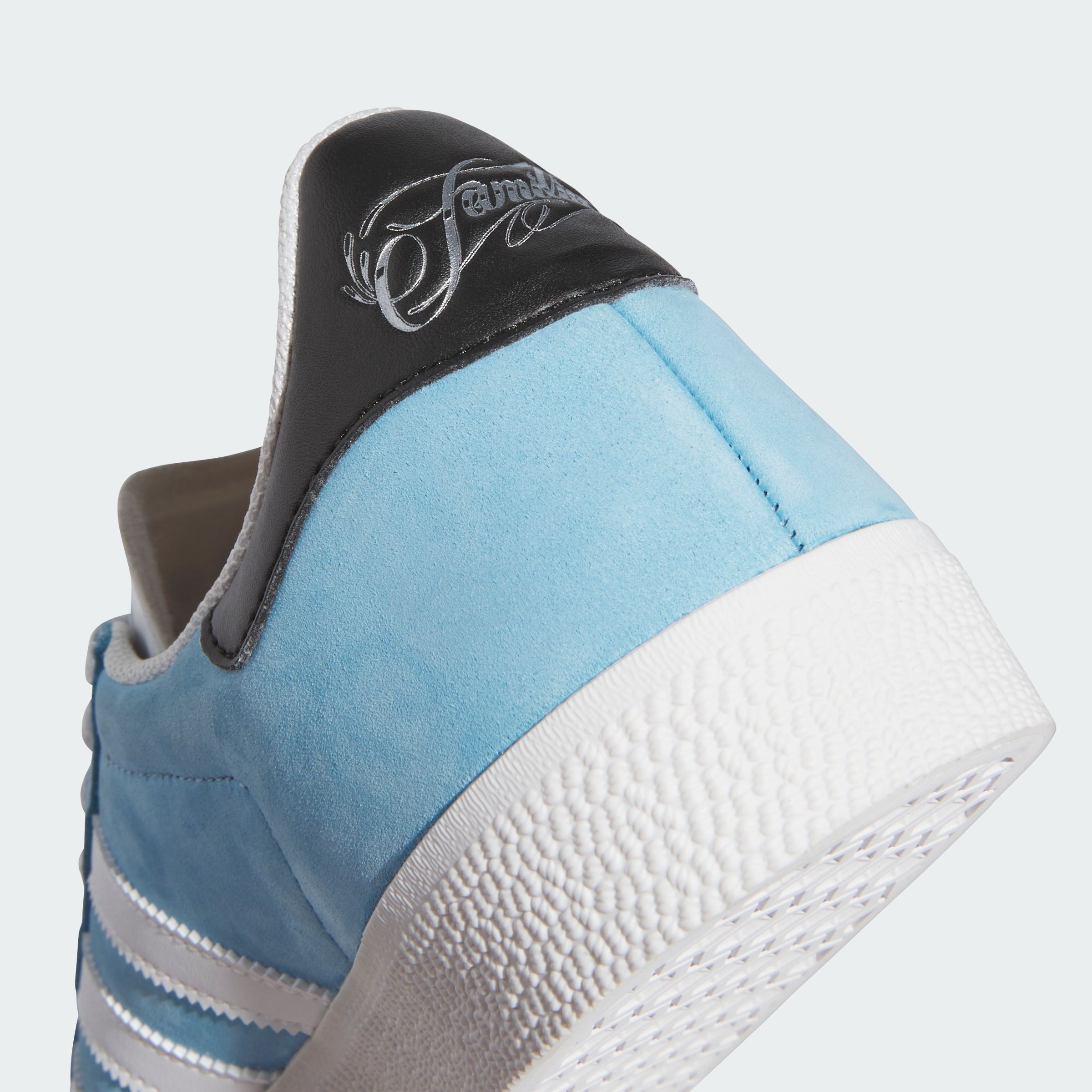 【ADIDAS】 MNUFC FAMILIA GAZELLE The MNUFC x Adidas Gazelle ADV 